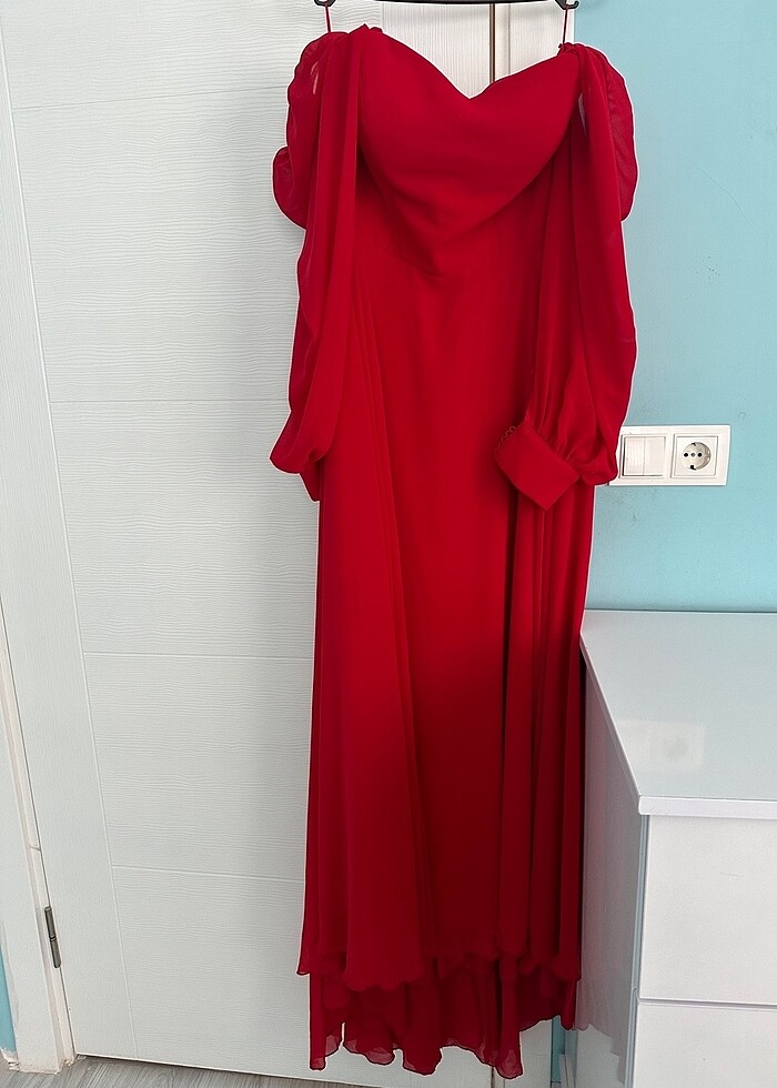 Kadın kırmızı abiye - Görsel 5