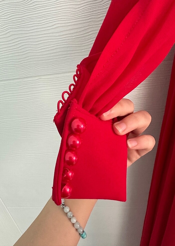 Kadın kırmızı abiye - Görsel 4