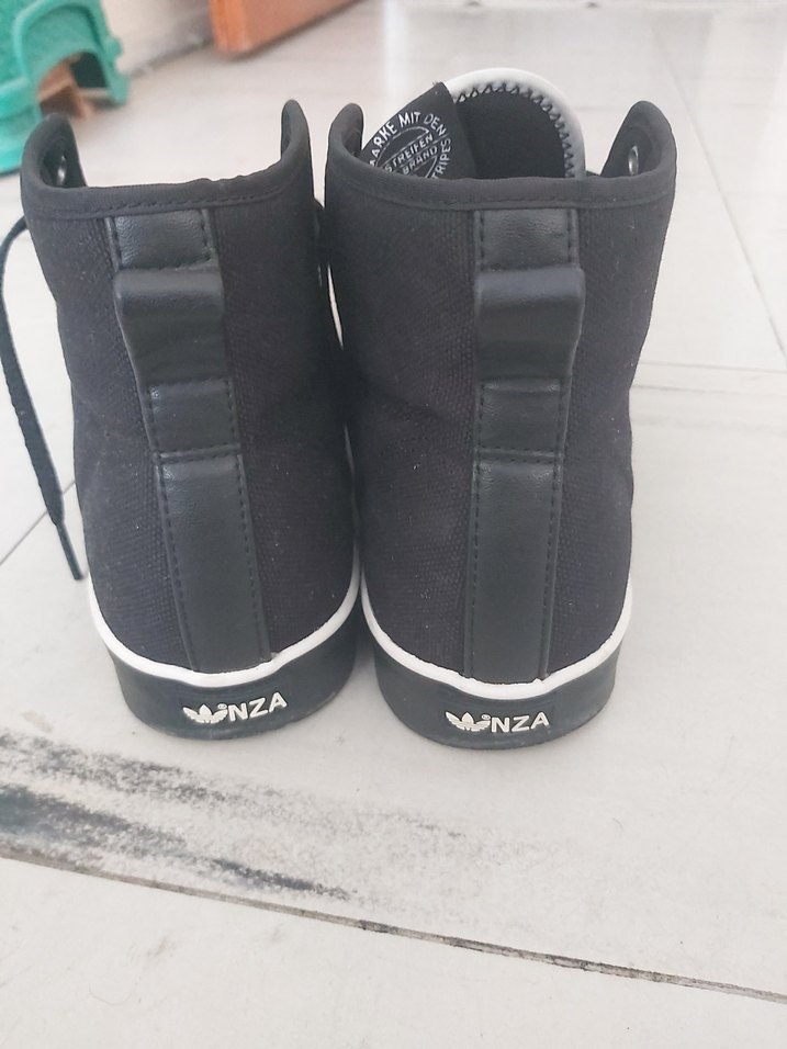 Orjinal Adidas (Convers) Tipi Yürüyüş Ayakkabısı 45,5 Numara - Görsel 3