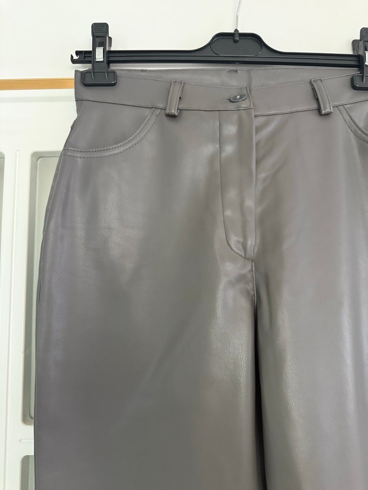 Gri Deri Kemerli Kadın Pantolon - Görsel 2