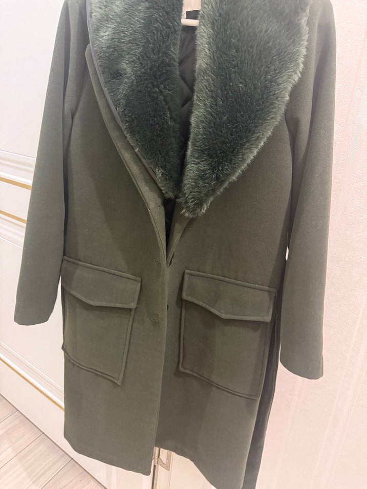 YeşilYumuşak Kürk Yakalı Kaban - Görsel 2