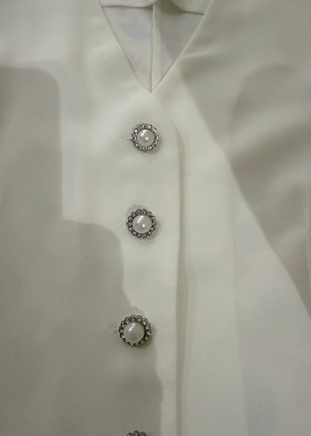 Düğmeli Beyaz Keten Kolsuz Mini Yelek - Görsel 5