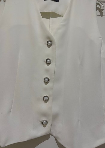 Düğmeli Beyaz Keten Kolsuz Mini Yelek - Görsel 2