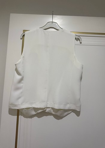 Düğmeli Beyaz Keten Kolsuz Mini Yelek - Görsel 3