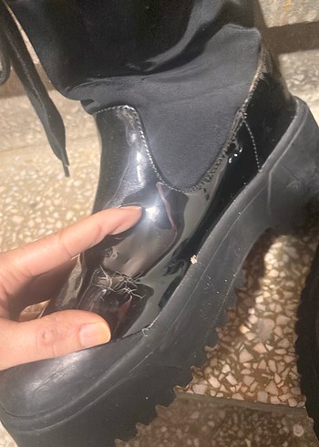 Siyah Kadın Bot - Görsel 5