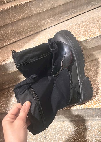 Siyah Kadın Bot - Görsel 3