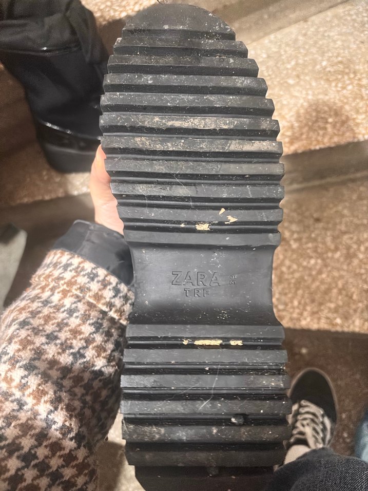 Siyah Kadın Bot - Görsel 4