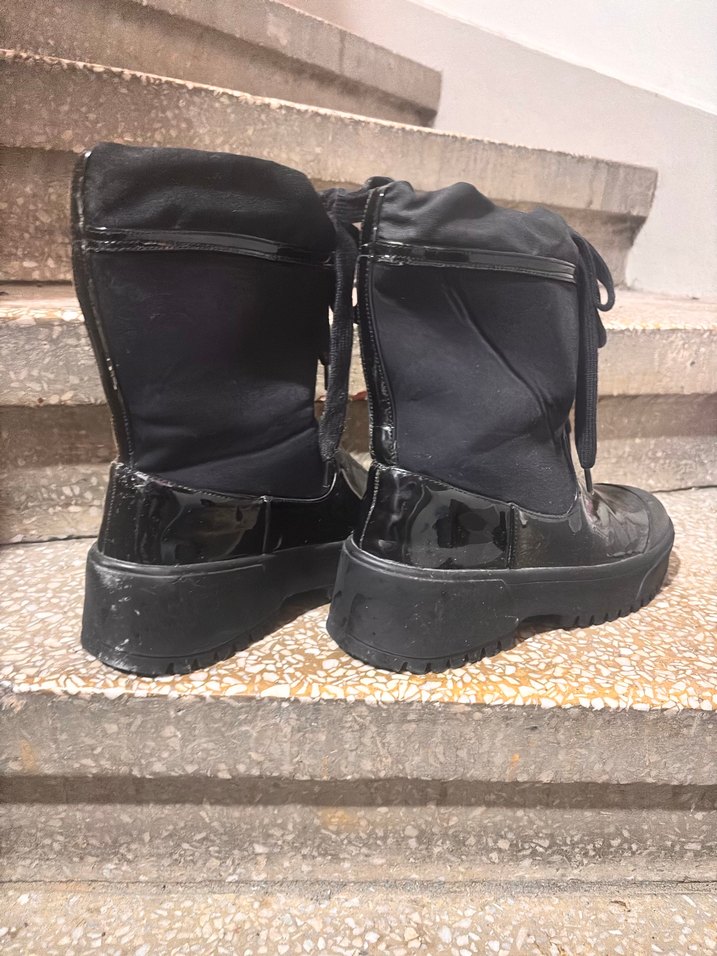 Siyah Kadın Bot - Görsel 2