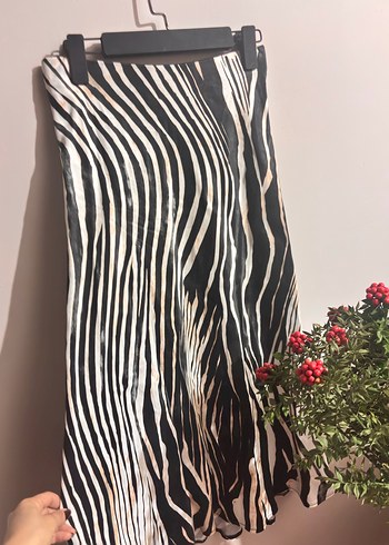 Kahverengi Zebra Desenli Uzun Drapeli Etek - Görsel 4