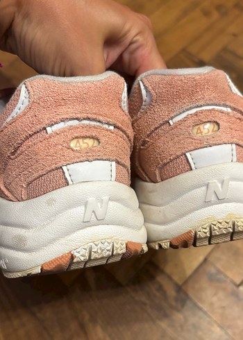 37,5 Beden New balance spor ayakkabı