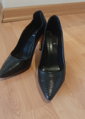 Elle marka stiletto