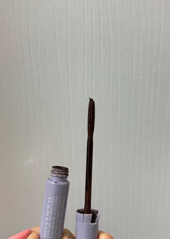 Pastel Pembe Maskara ve Dudak Balmı - Görsel 3