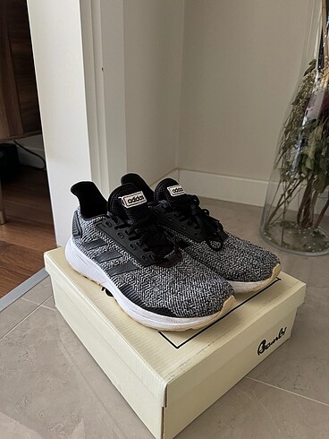 Adidas spor ayakkabı