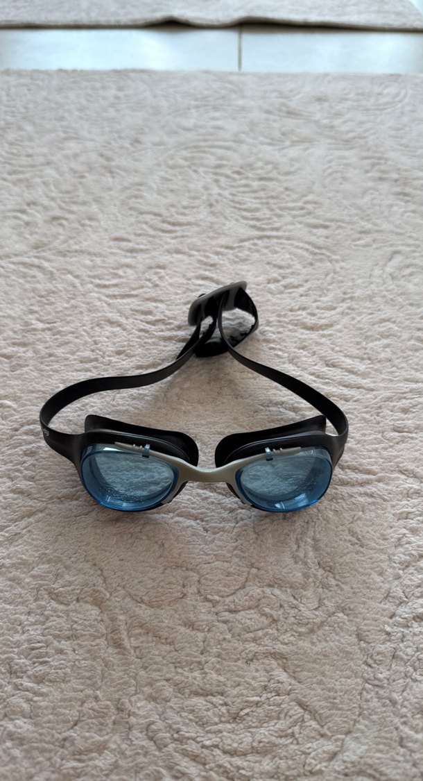 Gri Tokalı Minimalist Yüzücü Gözlüğü - Görsel 2