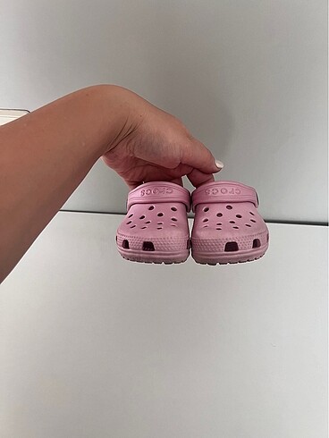 22 Beden pembe Renk CROCS TERLİK