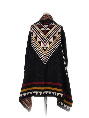universal Beden PreLoved Hırka %70 İndirimli.