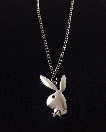 Playboy kolye