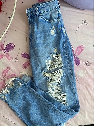 Bershka yırtık mom jeans
