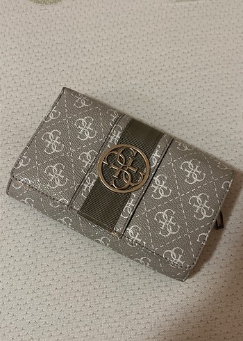 Guess cuzdan