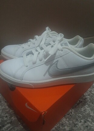 37,5 Beden beyaz Renk Nike ayakkabı