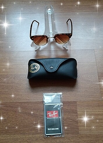 Ray-Ban.