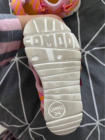 Camper Camper 23 numara cırtcırtlı sandalet