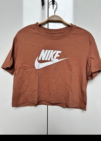 Nike Crop Tisort
