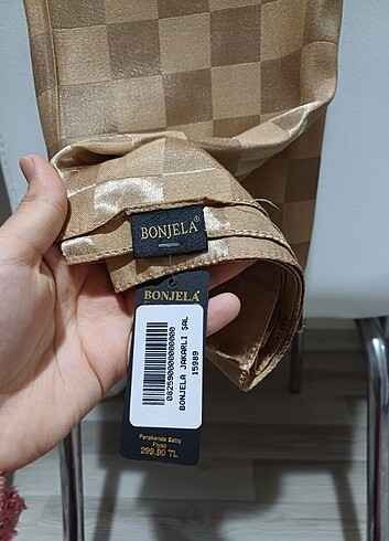 Beden Bonjela Dama desenli jakarlı şal