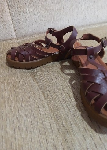 36 Beden Kahverengi Deri Dolgu Topuklu Kadın Sandalet