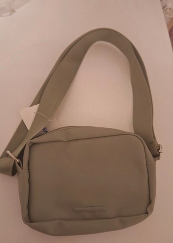 yeşil Deri Görünümlü Kadın Bel Çantası - Görsel 3