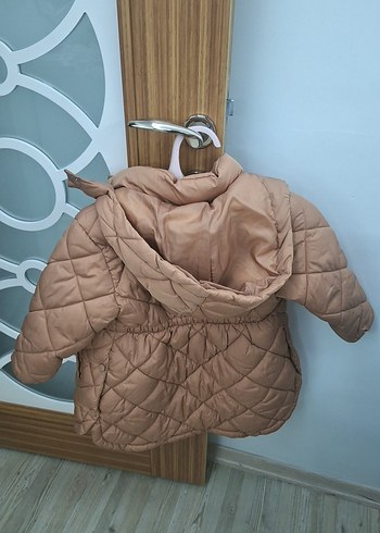 Kız Çocuk Kahverengi Düğmeli Mont - Görsel 4