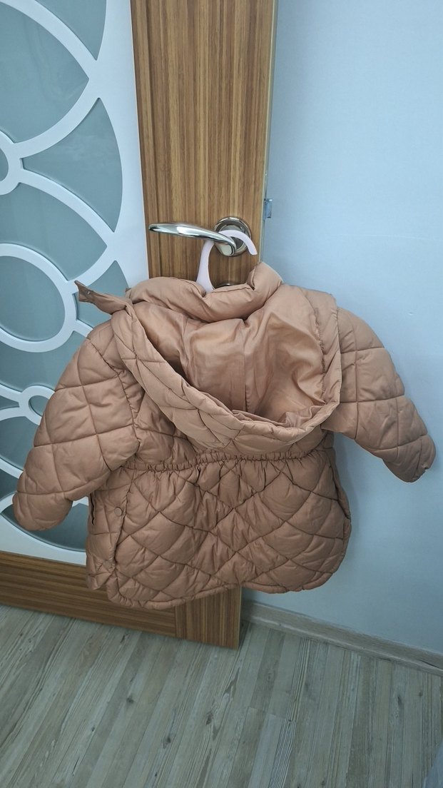 Kız Çocuk Kahverengi Düğmeli Mont - Görsel 4