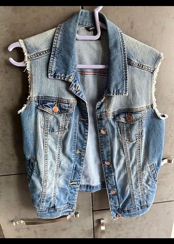 Düğmeli Mavi Kolsuz Denim Ceket