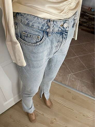 Blue jean paça detaylı