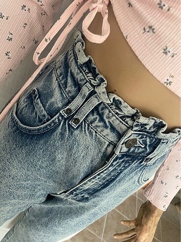 s Beden Beli fırfır detaylı jean