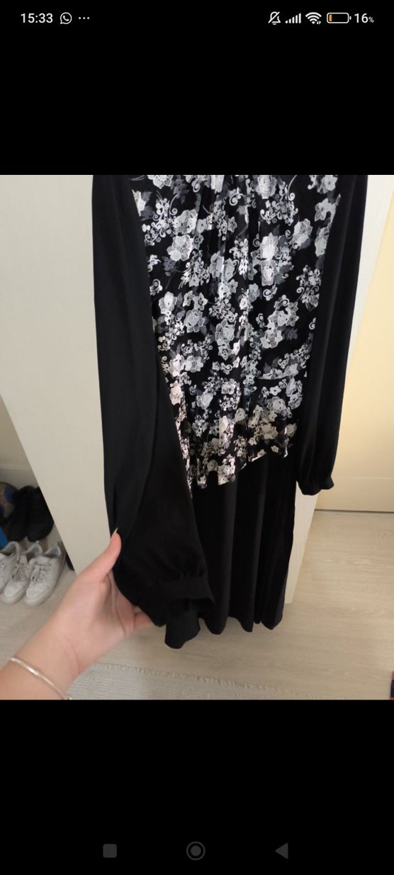 Uzun Kollu Siyah Çiçekli Uzun Elbise (Tesettür) - Görsel 2