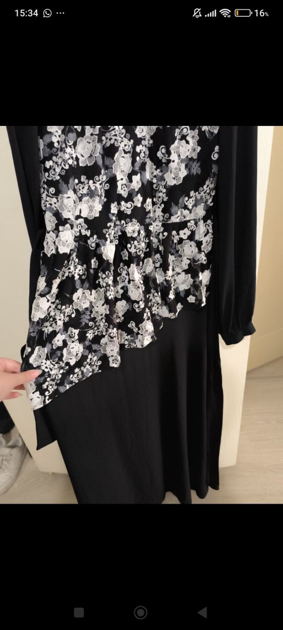 Uzun Kollu Siyah Çiçekli Uzun Elbise (Tesettür) - Görsel 3