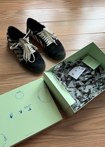 Off-White Siyah Sneaker