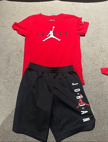 Nike Erkek cocuk sortlu takim