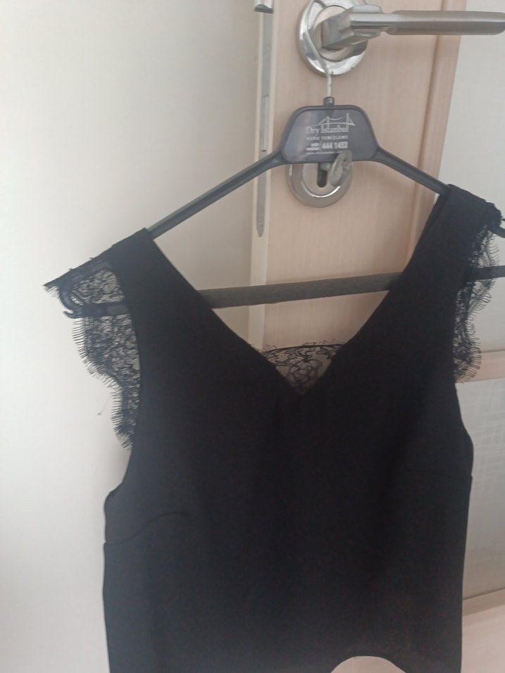 Dantelli Siyah V Yaka bluz - Görsel 3