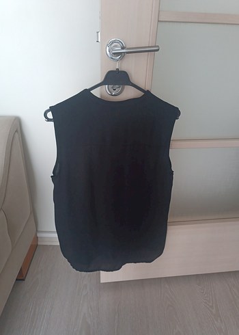 Siyah Fermuarlı V Yaka Kolsuz Bluz - Görsel 2