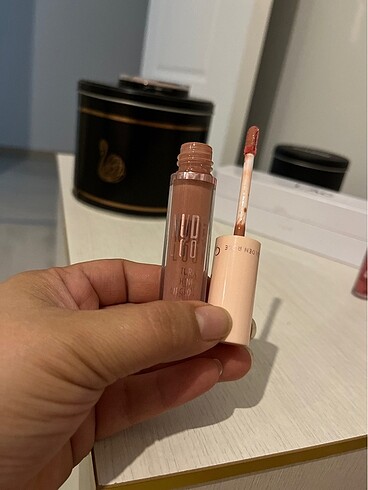 Nude gloss