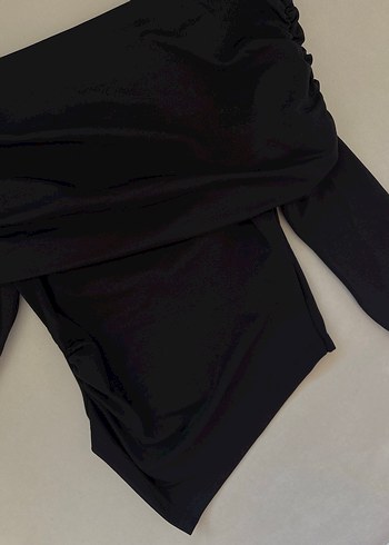 Zara Siyah Drapeli Asimetrik Uzun Kollu Bluz