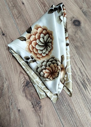 Çiçek Desenli Kadın Eşarp/Fular - Görsel 5