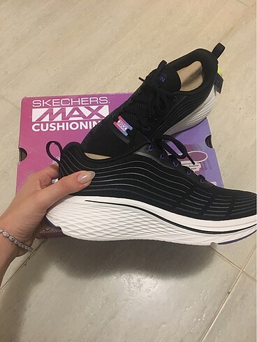 Skechers Skechers Max Cushioning Kadın Siyah/Mor Sneaker