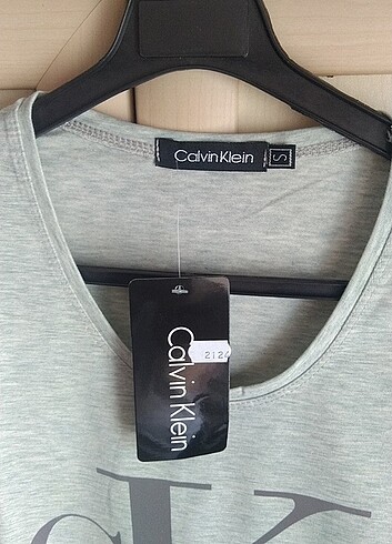 12-13 Yaş Beden ten rengi Renk Calvin Klein uzun kol t-shirt sıfır S