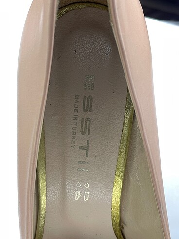 40 Beden pembe Renk PreLoved Stiletto %70 İndirimli.