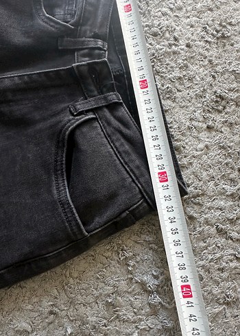 Tokalı Siyah Nakışlı Kadın Kot Pantolon - Görsel 4