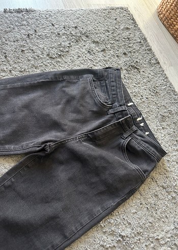 Tokalı Siyah Nakışlı Kadın Kot Pantolon - Görsel 3