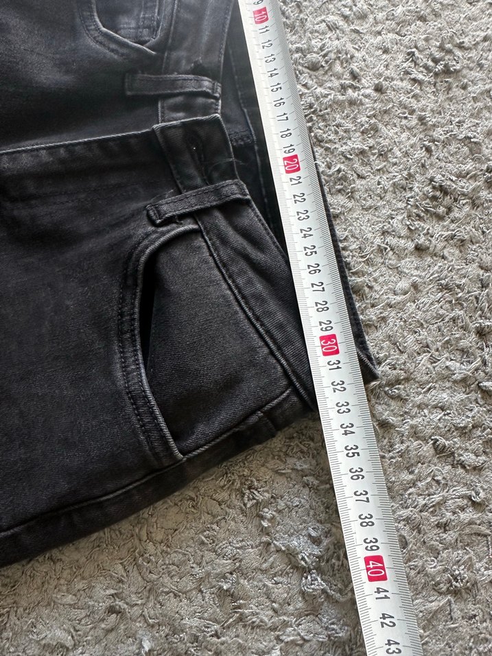 Tokalı Siyah Nakışlı Kadın Kot Pantolon - Görsel 4